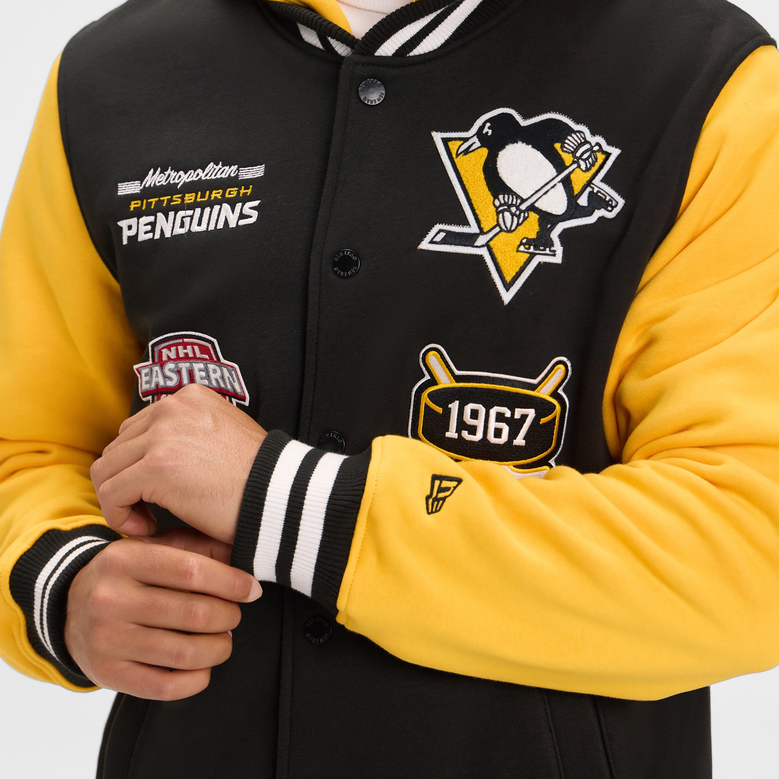 Los Angeles Lakers Throwback Black Jacket - Image 4