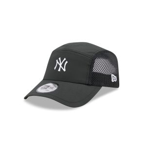 New York Yankees Black Poly Runner Adjustable Hat