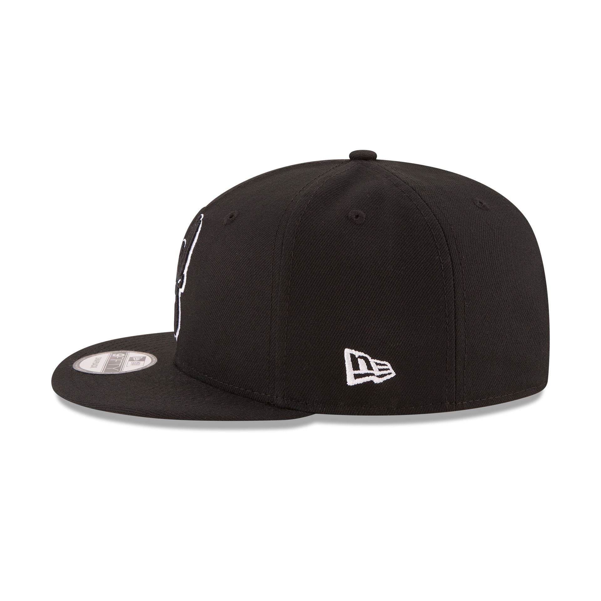 Milwaukee Bucks Basic Black & White 9FIFTY Snapback Hat - Image 4